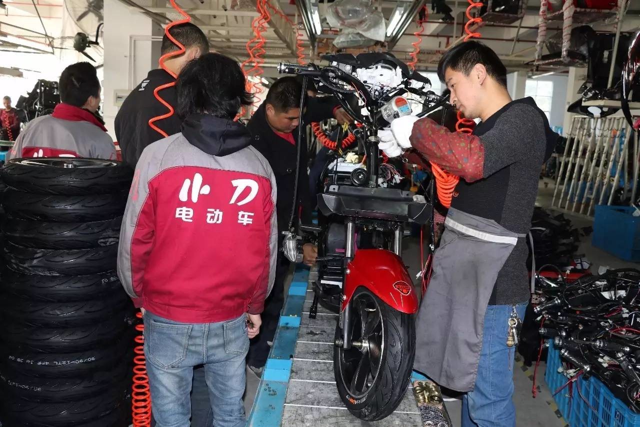 專業(yè)生產(chǎn)PVC護套、銅排、鋁排、新能源電池銅/鋁軟連接-人禾電子